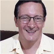 Profesor de filosofía y literatura asesora en ortografía, español y comprensión lectora